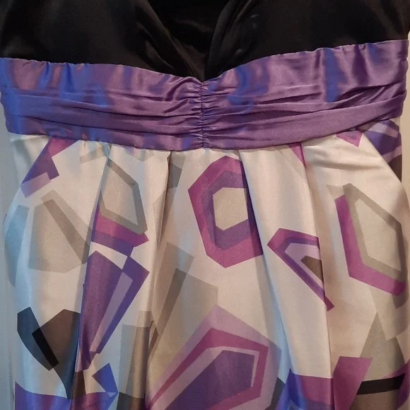 Dress - Picture 2 of 3